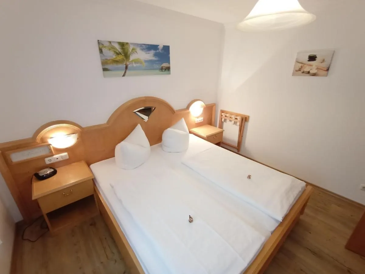 Ferienappartement Gutshof Hohenwarth 0*,
